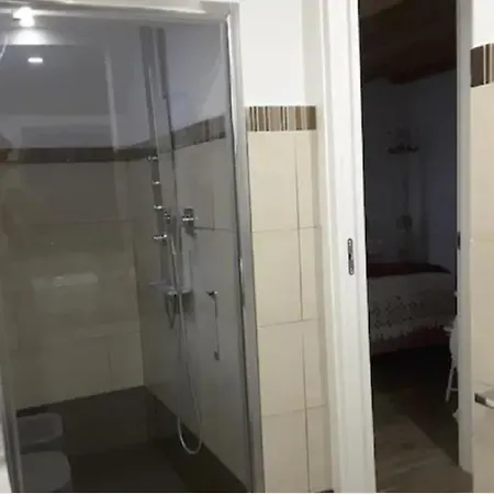 Cadeau Apartment *