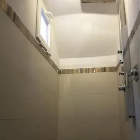 Cadeau Apartment *