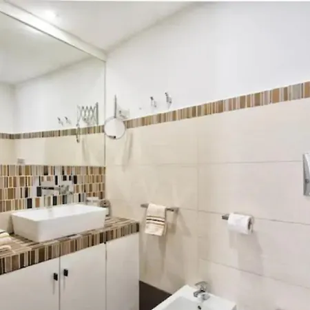 Cadeau Apartment